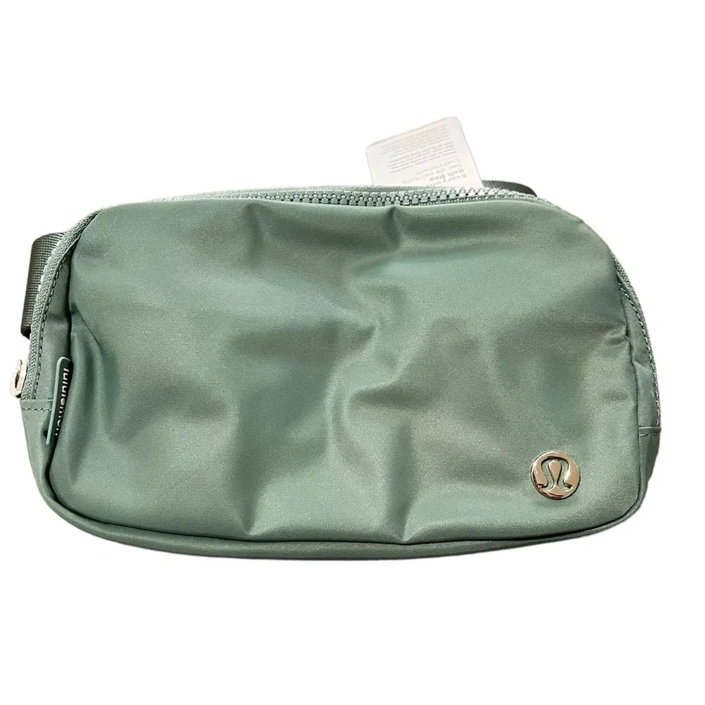NWT Lululemon Everywhere Belt Bag Tidewater Teal 1L - Picture 2 of 3